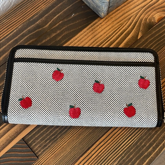 NWOT Kate Spade ♠️ Ella Apple Toss Embroidered Zip Wallet - Picture 2 of 6